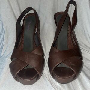 Lightly worn Brown USA heels! Comfy and cute! Smoke and pet free home!